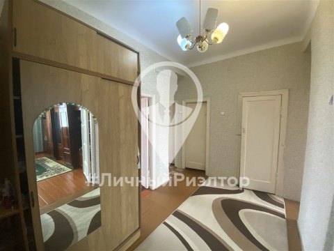 3-к квартира, 1/2 эт., 63м²