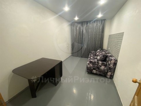 4-к квартира, 5/5 эт., 60м²